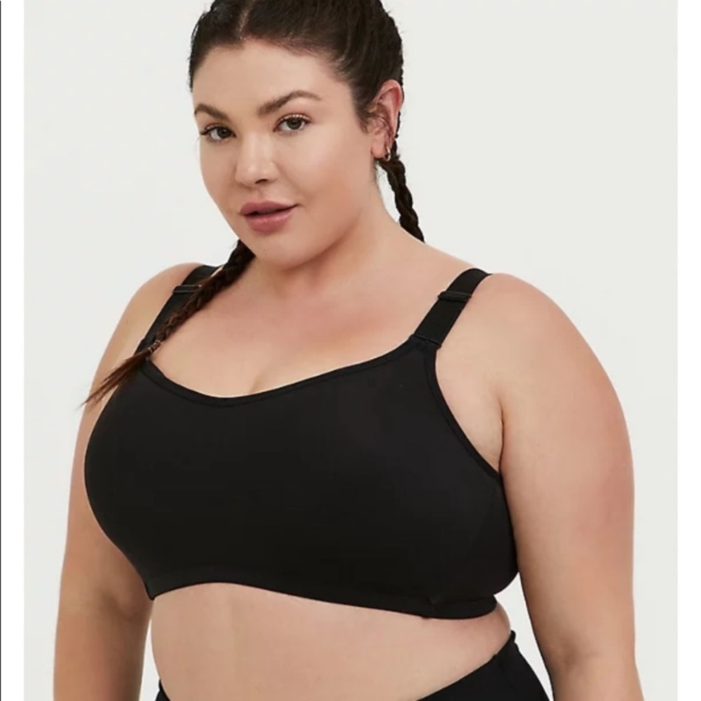 Torrid Active Wireless Wicking Sports Bra Black Size 46C